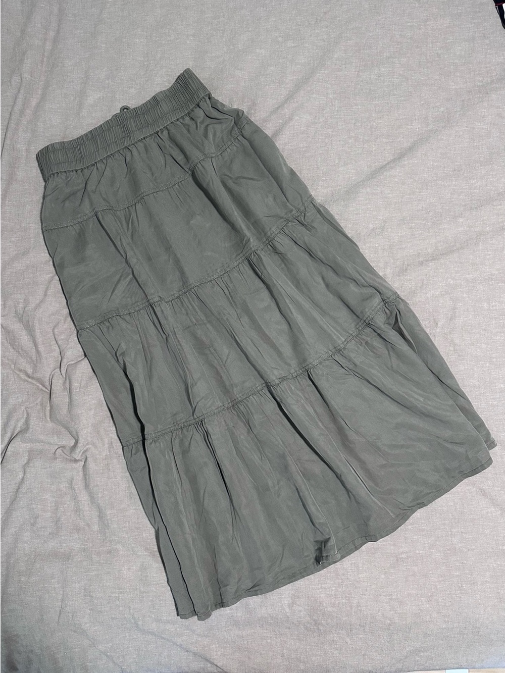 🫶 Quince Vintage Wash Tencel Tiered Maxi Skirt -NWT - Size S | Olive/Sage